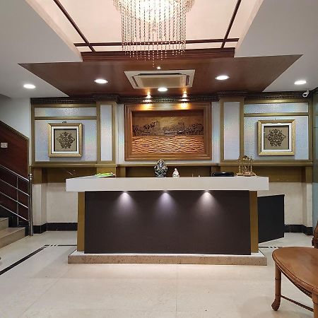 Hotel Subhalakshmi Palace Карайкуди Экстерьер фото