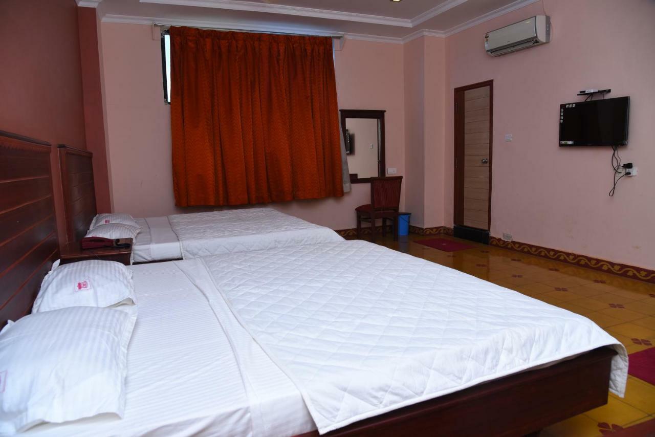 Hotel Subhalakshmi Palace Карайкуди Экстерьер фото