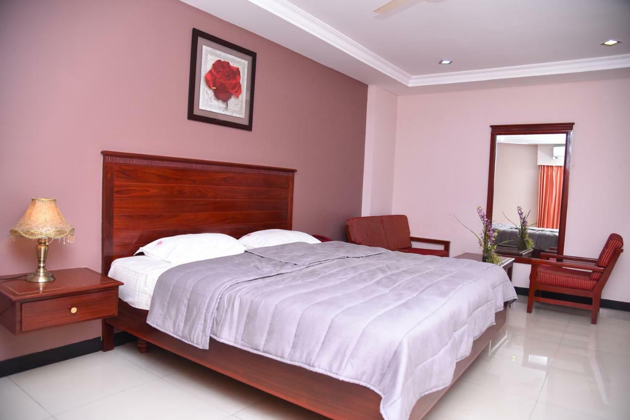 Hotel Subhalakshmi Palace Карайкуди Экстерьер фото